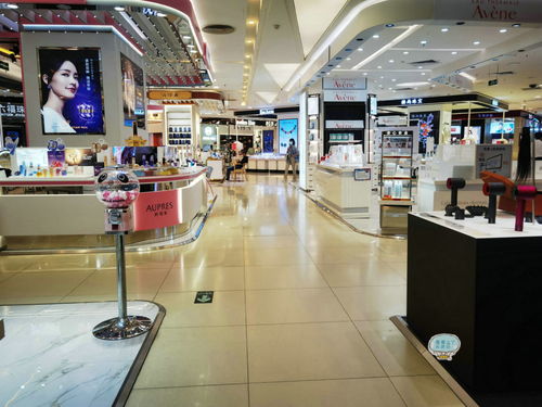 广州王府井百货告别 抢购热潮中的钢架记忆